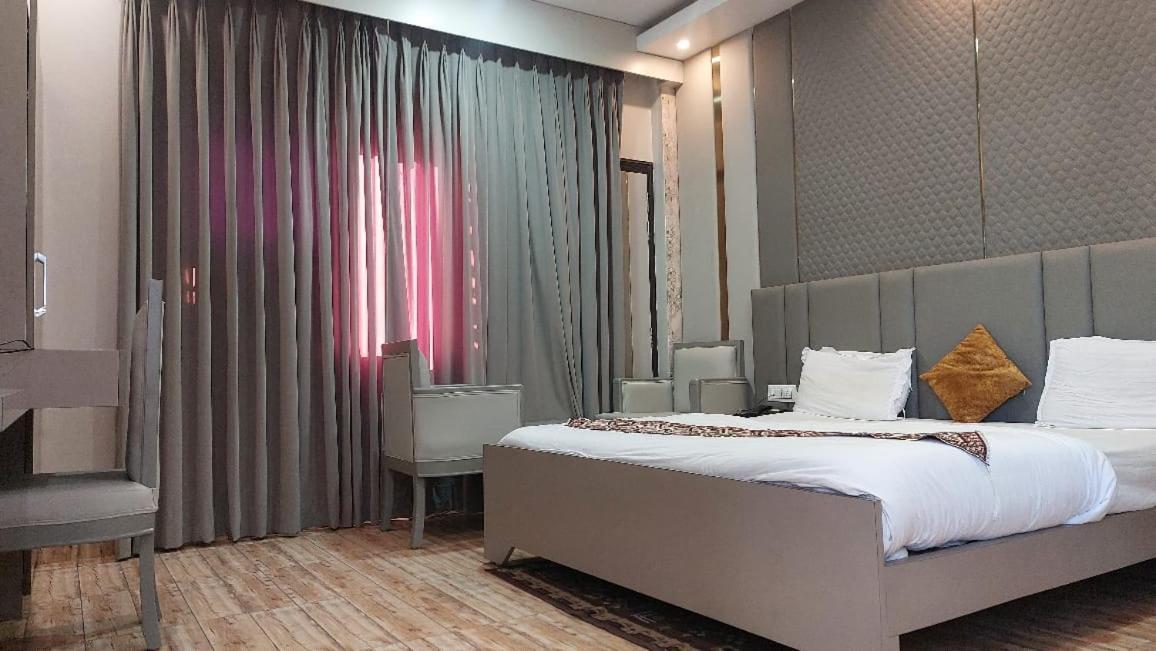 Hotel Rajshree Tanakpur Extérieur photo