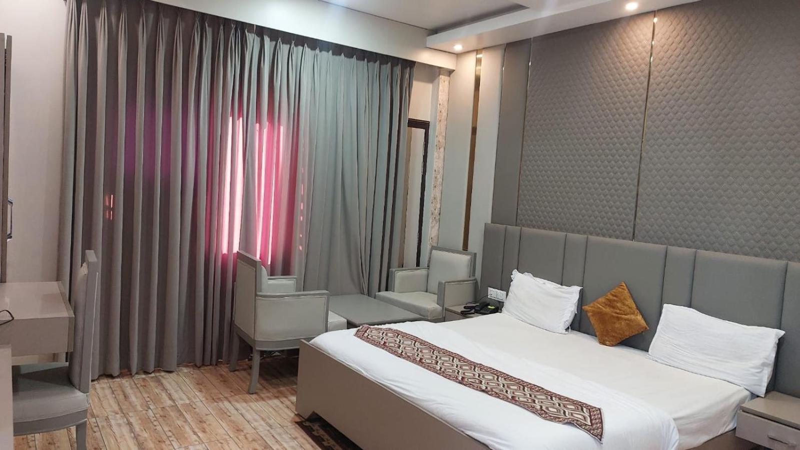 Hotel Rajshree Tanakpur Extérieur photo