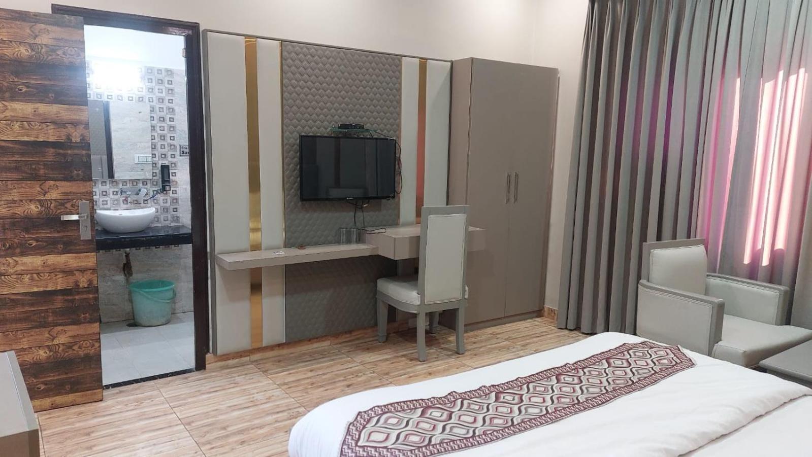 Hotel Rajshree Tanakpur Extérieur photo