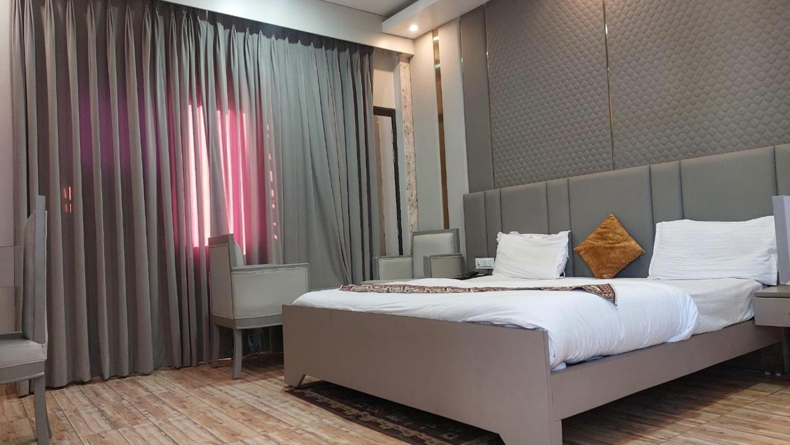 Hotel Rajshree Tanakpur Extérieur photo